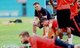 Manchester United: Van Gaal chọn ai, bỏ ai?