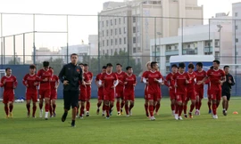 Đội tuyển Việt Nam ở buổi tập diễn ra vào hôm qua tại Dubai. Ảnh: VFF