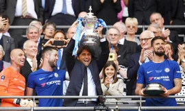 Nâng FA Cup, HLV Conte buông lời thách thức... ông chủ