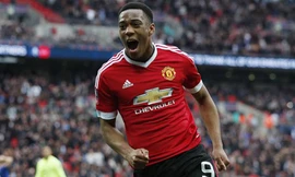 Martial trả đũa M.U sau khi bị tước áo số 9