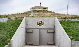 Chi hàng triệu đô để trốn COVID-19 trong... hầm chứa tên lửa hạt nhân