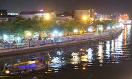 Điểm họp chợ đêm mới.