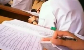 Hai cán bộ tỉnh Bình Thuận bị đình chỉ thi cao học vì... quay cóp