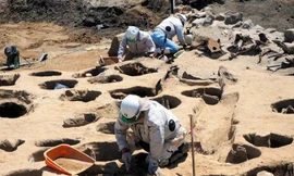 Lạ kỳ cổ mộ hình tổ ong khổng lồ chôn cất 1.500 hài cốt