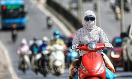 Hà Nội 'thương ngày nắng về', nhiệt độ cao nhất phổ biến từ 35-37 độ C