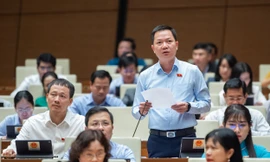 Chờ chuyển động sau những 'lời hứa'