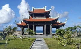 Những ngôi chùa thiêng ở Trường Sa