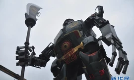 Sững sờ trước tượng Quan Công khổng lồ giống... robot