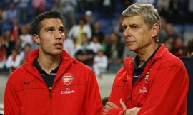 Wenger từ chối cơ hội tái hợp Van Persie 