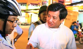 Phó chủ tịch UBND quận 1 Đoàn Ngọc Hải trong lần ra quân xử lý tình trạng lấn chiếm vỉa hè. 