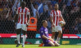 Ngoại hạng Anh: Stoke đau đớn nhận vé xuống hạng