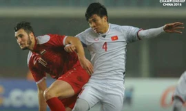 Mohtadi (số 10) bỏ lỡ cả tá cơ hội trước Việt Nam và bị sánh như Benzema, tiền đạo mới ghi bốn bàn trong 18 trận cho Real mùa này. Ảnh: AFC. 