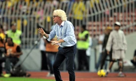 Mức lương để trả cho HLV Winfried Schafe hàng tháng chắc chắn là rất lớn 