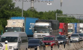 Thu phí không dừng, cao tốc TPHCM – Long Thành vẫn ùn tắc cục bộ ngày cuối tuần 