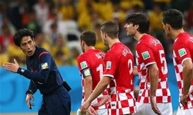 Trọng tài Yuichi Nishimura bắt kém vì... dốt tiếng Anh