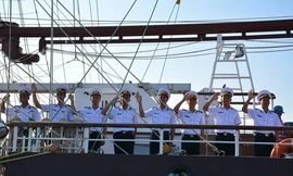 Tàu buồm Lê Quý Đôn xuất phát huấn luyện trên biển