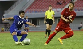 Thái Lan (áo xanh) đánh bại Việt Nam để lần thứ 3 vô địch Đông Nam Á. Ảnh: Vnexpress