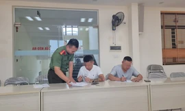 Thực hư tin 'vẽ lá cờ Tổ quốc lên tường nhà bị cán bộ phường bắt xóa'