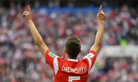 Lập cú đúp ở trận khai mạc, Cheryshev vẫn bị chê đá dở