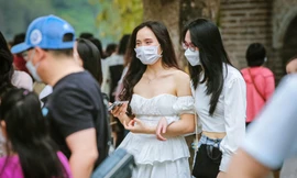 Người dân chen nhau mua sắm tại siêu thị Big C Long Biên (Hà Nội) Ảnh: Ngọc Mai 