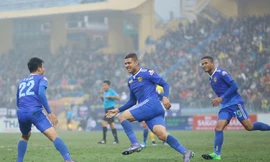 Trung vệ Thiago là tác giả của bàn thắng đầu tiên ở trận tranh Siêu cúp Quốc gia-cúp THACO 2017 giữa Quảng Nam và SLNA. 