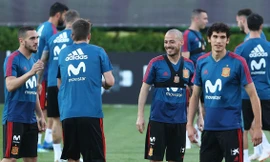 Mục kích tuyển Tây Ban Nha 'luyện công' trên đất Nga