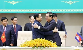 Đẩy mạnh kết nối hai nền kinh tế Việt Nam - Campuchia