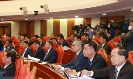 Trung ương thảo luận Đề án kinh tế tập thể