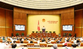 Quốc hội thảo luận về kinh tế xã hội