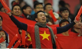 CĐV Việt Nam trên sân Thường Thục. Ảnh: Zing