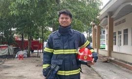 Thăng quân hàm cho cảnh sát lao xuống biển cứu sống 3 nạn nhân bị đuối nước