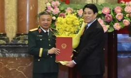 Thăng quân hàm Thượng tướng với Phó Chủ nhiệm Tổng cục Chính trị QĐND Lê Quang Minh