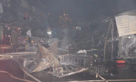 Cháy lớn chợ Thanh Đa ở TP.HCM, nhiều ki-ốt bị thiêu rụi 