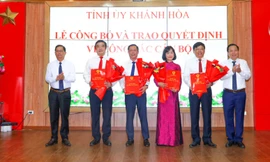 Giới thiệu nhân sự để bầu Chủ tịch thành phố Nha Trang