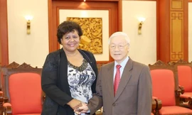 Tổng Bí thư Nguyễn Phú Trọng tiếp đồng chí Olga Lidia Tapia Iglesia. Ảnh TTXVN