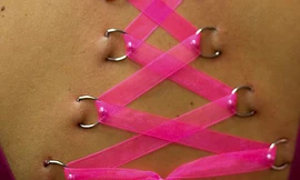 Áo nịt xuyên thịt