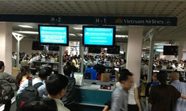 Không được ngồi gần vợ, tổng giám đốc gây rối ở sân bay