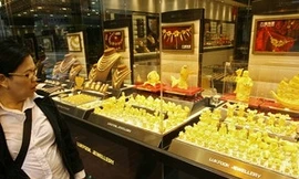 Vàng giảm giá liên tục