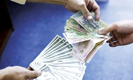 'Cắn răng' đổi tiền lẻ 'chợ đen'