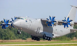 Choáng ngợp với siêu vận tải cơ An-70