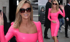 Diện váy bó sát không nội y, Amanda Holden bị 'ném đá'