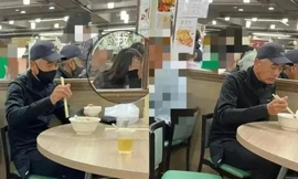 Thực hư bức ảnh Châu Nhuận Phát gầy gò, chậm chạp trong quán mỳ