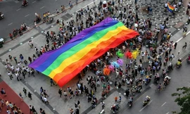 Bản tin 8H: Sở Y tế TP.HCM chấn chỉnh cơ sở quảng cáo chữa khỏi đồng tính