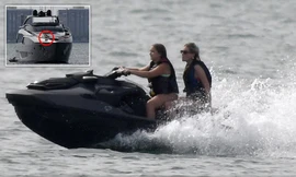 Vợ chồng Beckham nguy cơ ngồi tù vì cho con gái 11 tuổi lái mô tô nước?