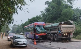 Ba xe tông liên hoàn, 2 người chết