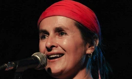 Nữ ca sĩ Séc qua đời vì COVID-19 sau khi cố tình nhiễm bệnh