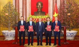 Bản tin 8H: Bốn thứ trưởng Ngoại giao nhận quyết định bổ nhiệm Đại sứ