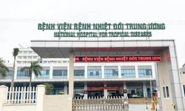 Bản tin 8H: Điều chuyển bác sĩ ‘nhập nhèm’ đơn thuốc tại BV Bệnh Nhiệt đới Trung ương