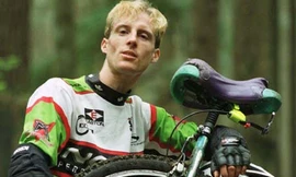 Anh chàng phượt khắp thế giới bằng xe đạp một bánh