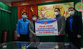 Nhiều nhà tài trợ chăm lo Tết cho thương binh và cựu thanh niên xung phong tỉnh Bắc Giang